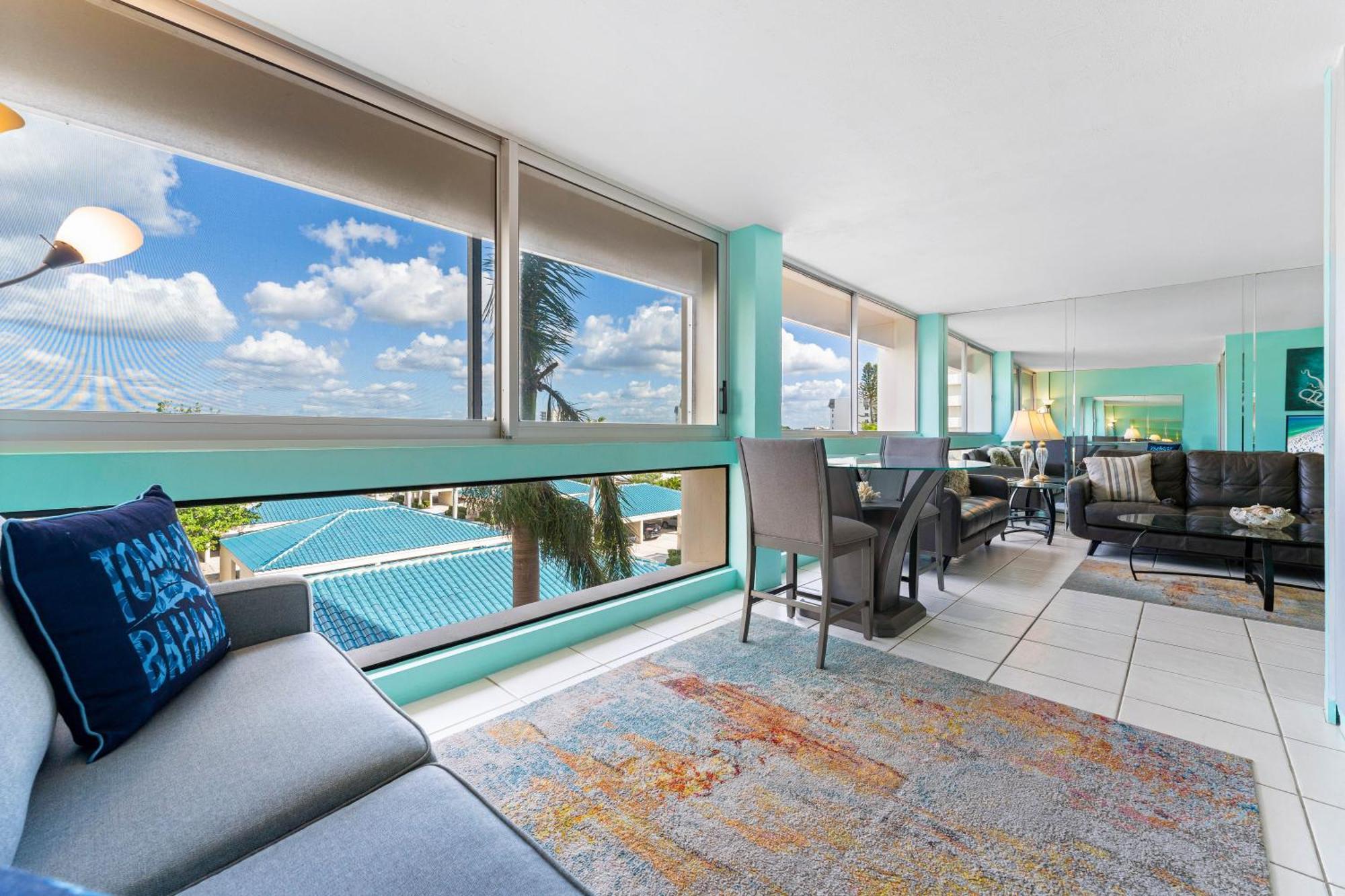 Palm Bay Club Apartment เซียสตาคีย์ ภายนอก รูปภาพ